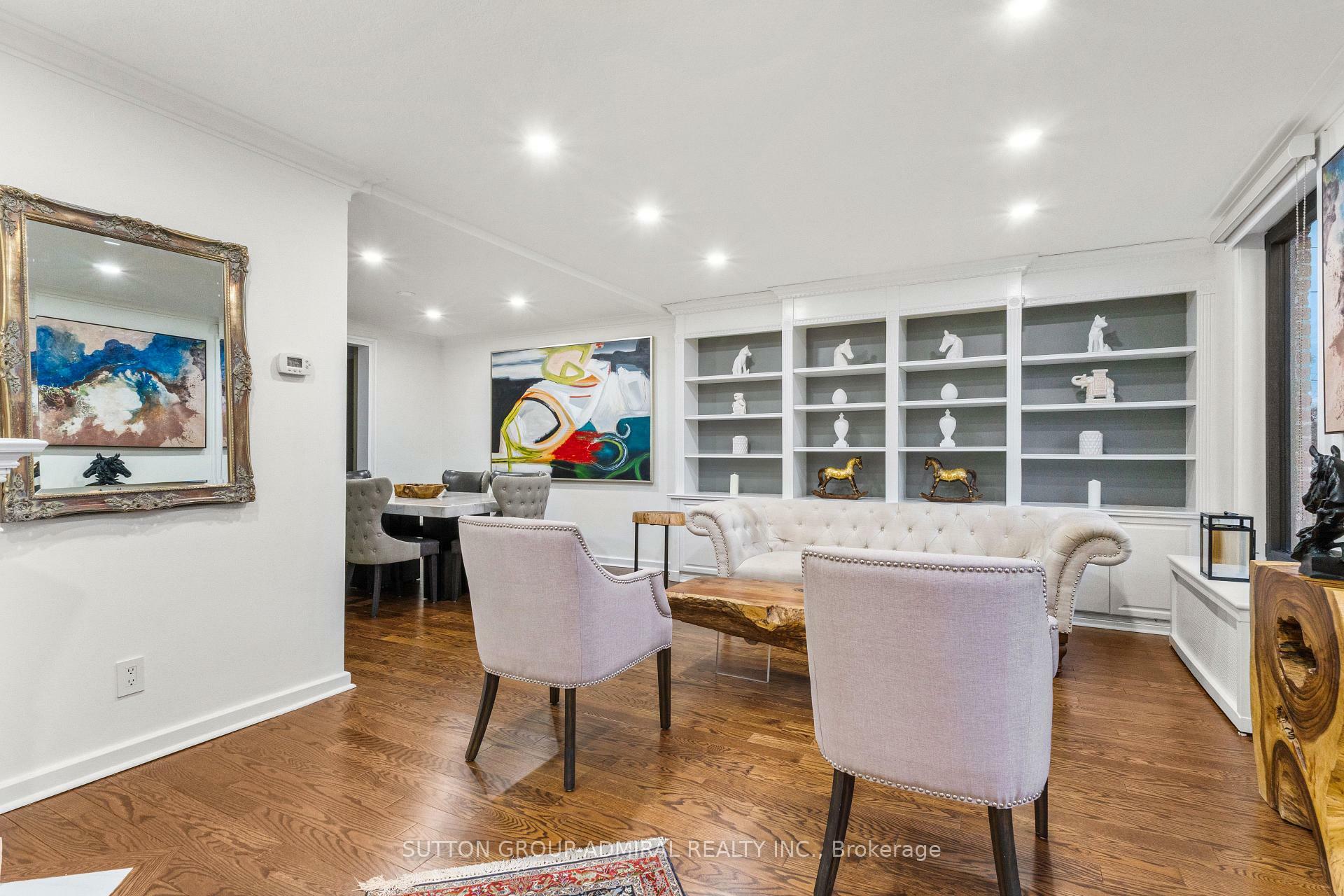 Property Photo: 298 Bessborough Drive ON M4G 3L1