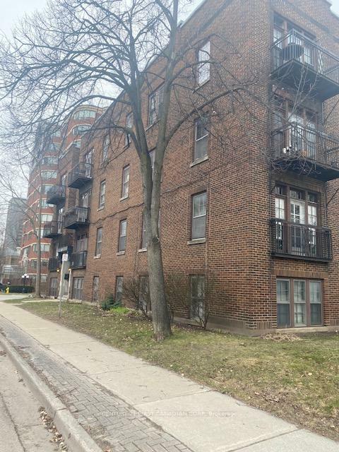 Property Photo: 295 Dufferin Avenue ON N6B 1Z1