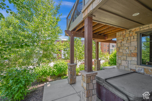 Property Photo: 3700 Blackstone Dr 9 UT 84098