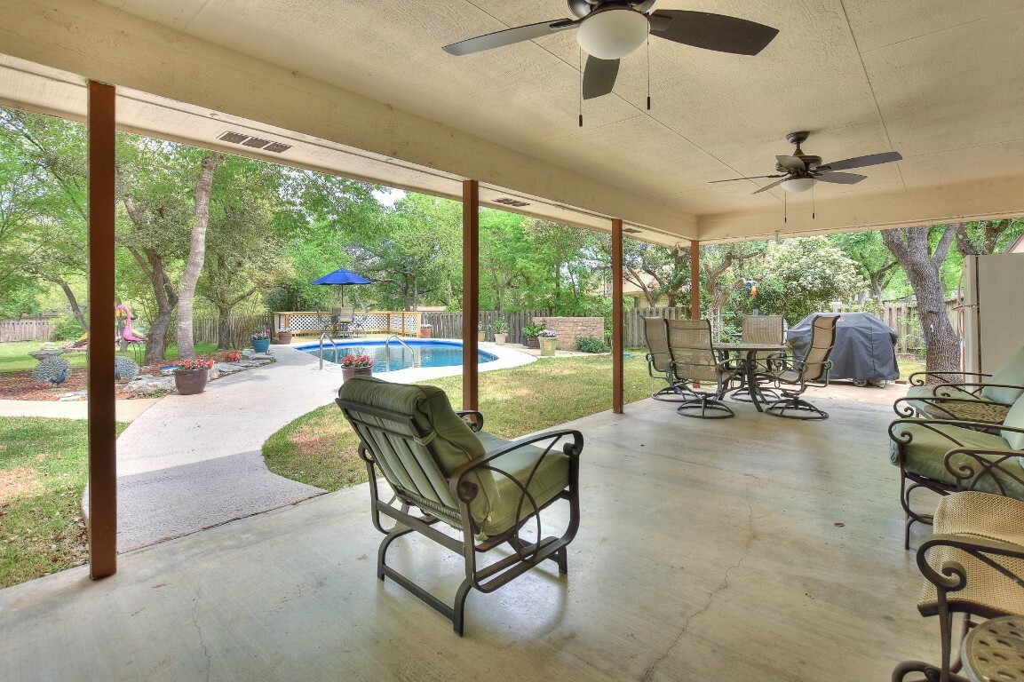 Property Photo: 527 W Esparada Drive TX 78628