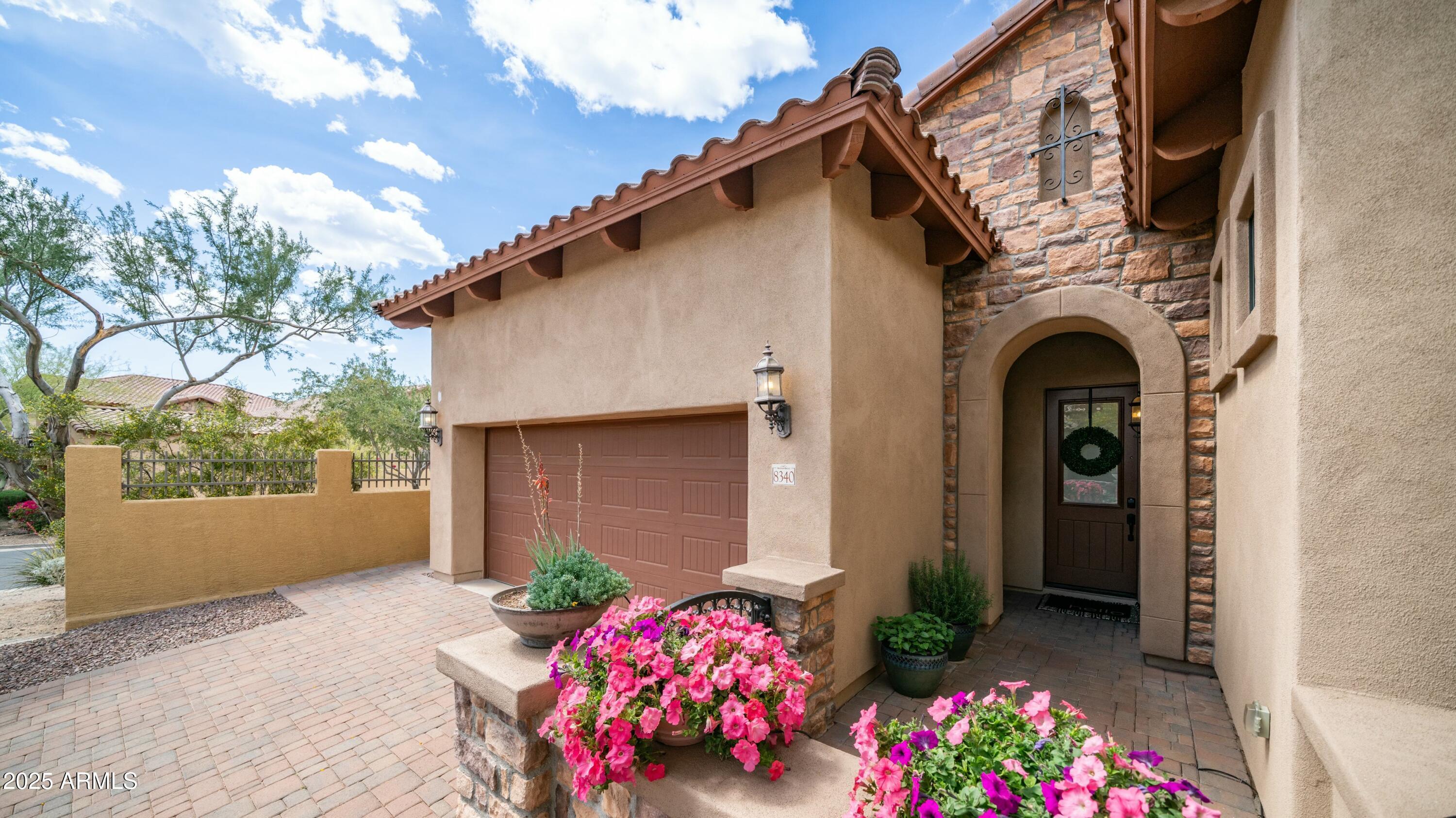 Property Photo: 8340 E Jensen Circle AZ 85207