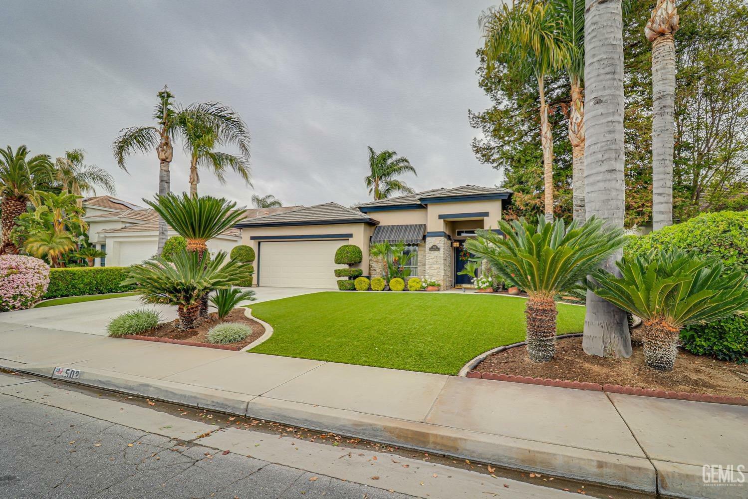 Property Photo: 502 Lewisham Street CA 93311