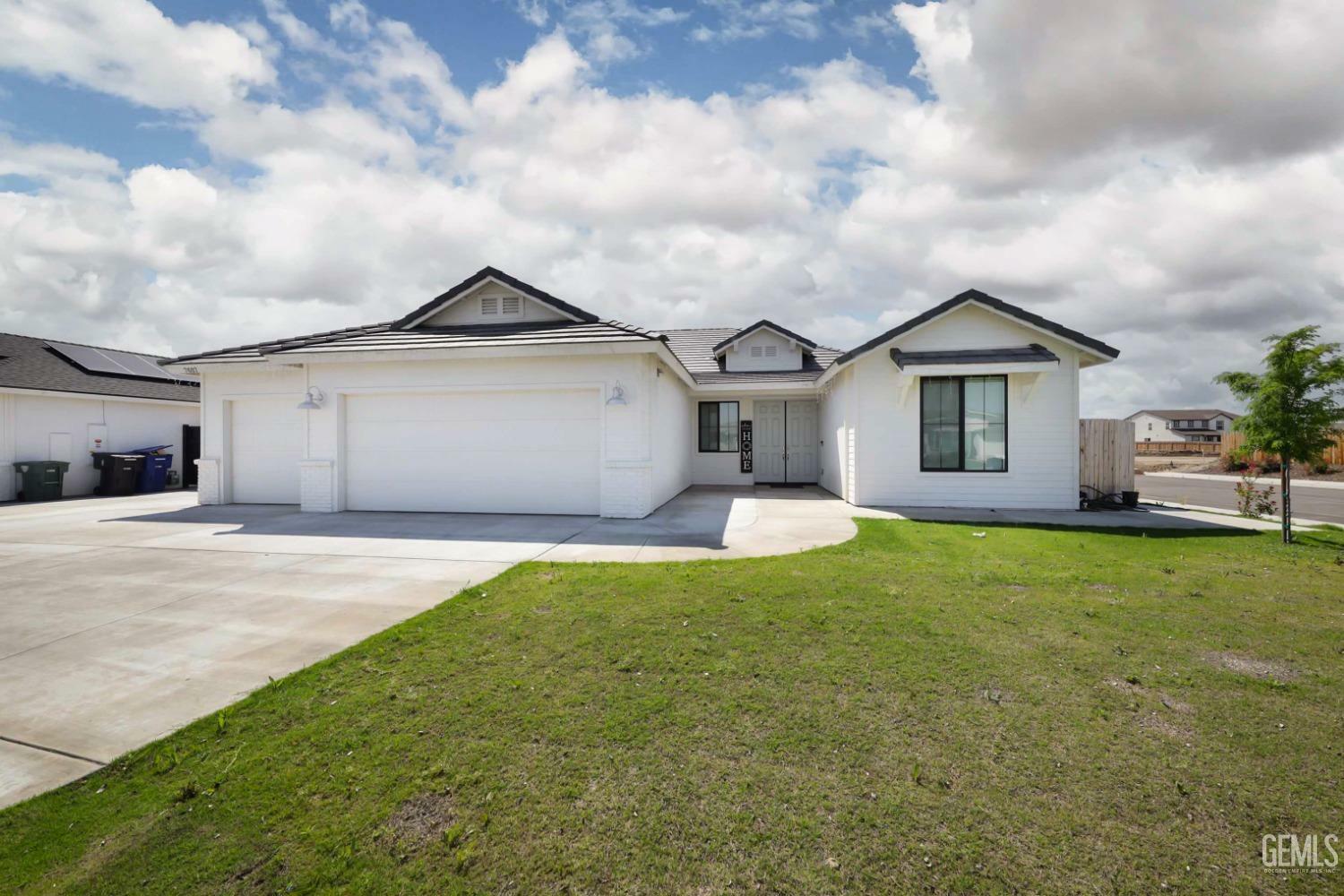 7607 Linden Tree Avenue  Bakersfield CA 93313 photo