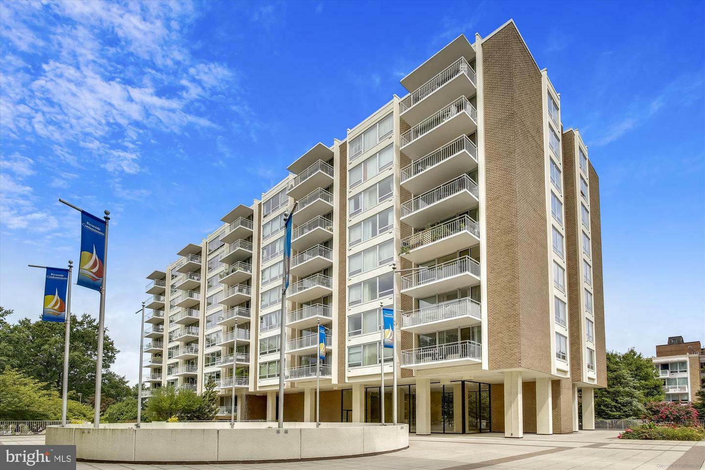 Property Photo: 1435 4th Street SW B802 DC 20024