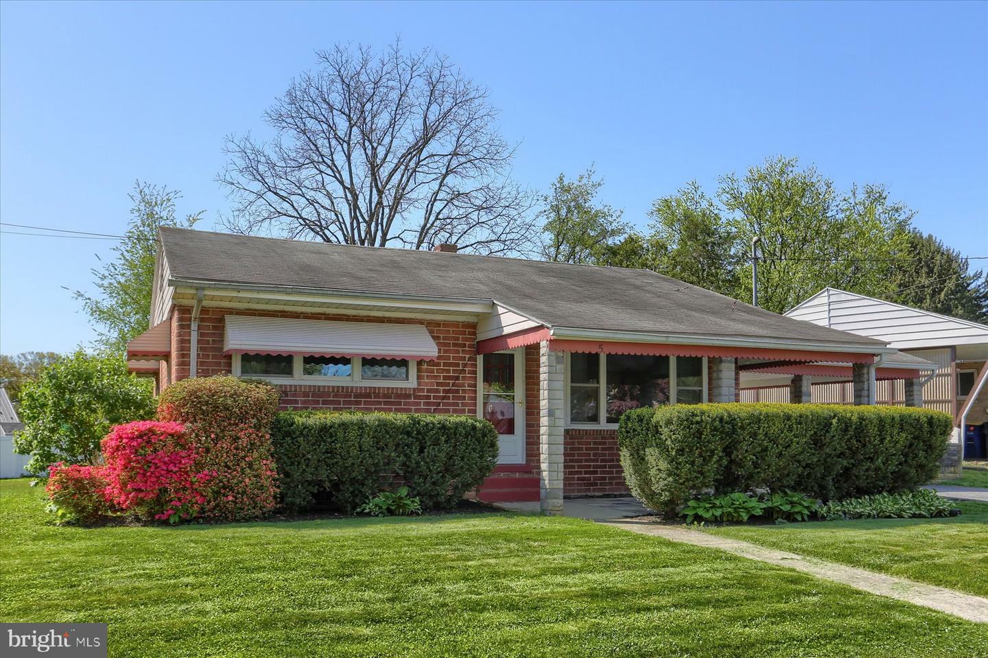 Property Photo: 5 William Penn Drive PA 17011