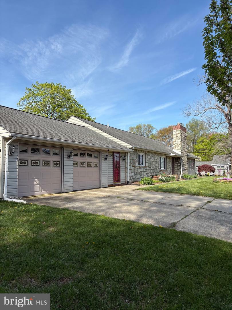 3 Philyet Drive  Hightstown NJ 08520 photo