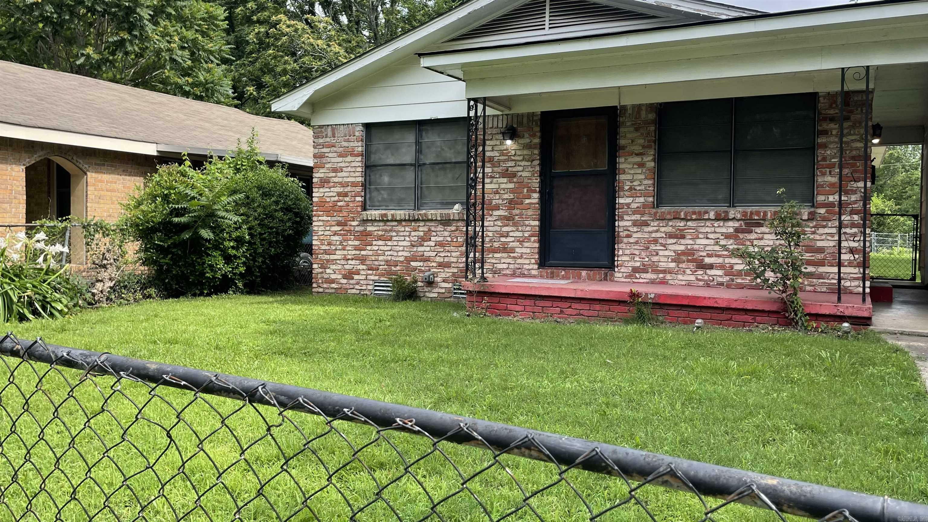 Property Photo: 2607 E Washington Avenue AR 72114