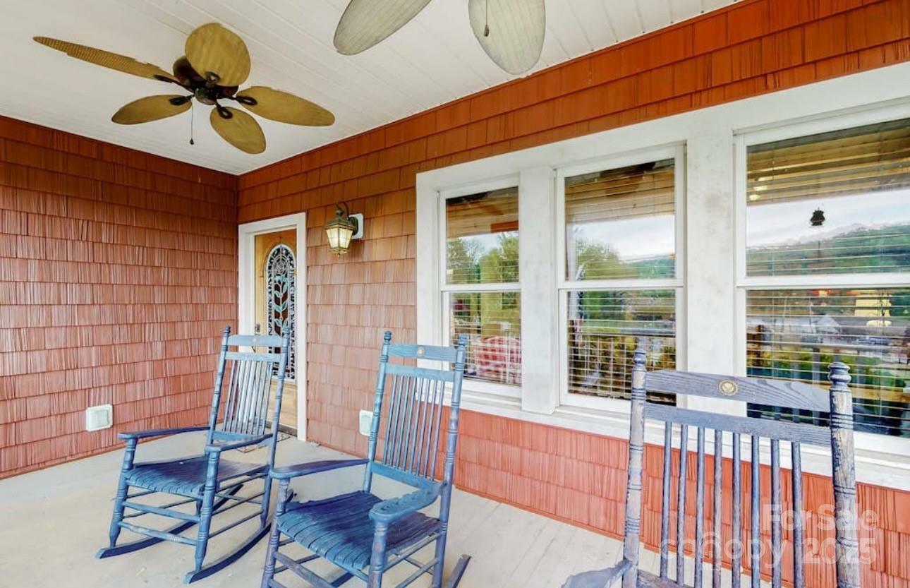 Property Photo: 345 N Lakeshore Drive NC 28745