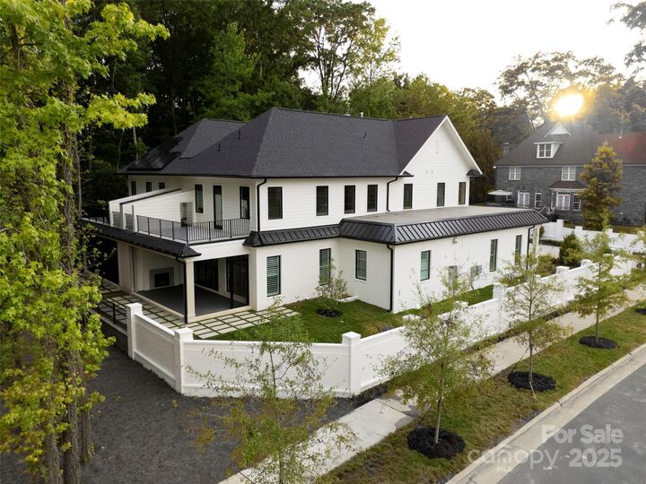 Property Photo: 5031 Gilchrist Road 1A NC 28211
