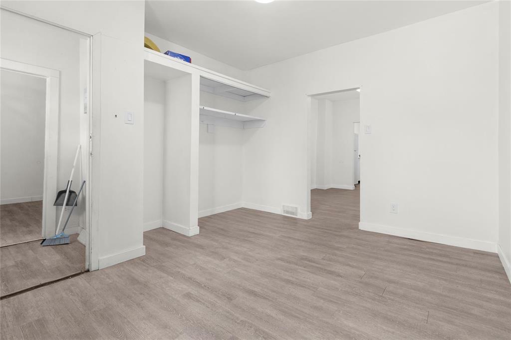 Property Photo:  932 Manitoba Avenue  MB R2X 0K1 
