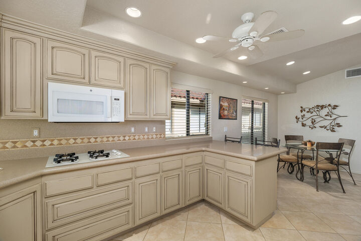 Property Photo: 322 Villena Way CA 92260