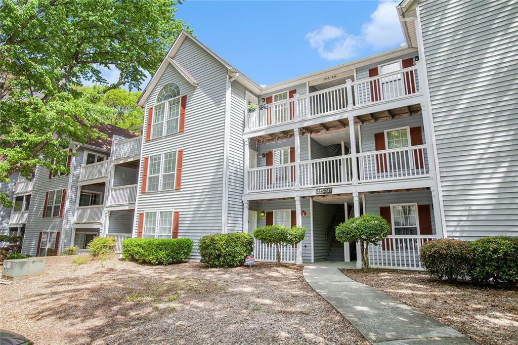 Property Photo: 233 Cobblestone Trail GA 30002