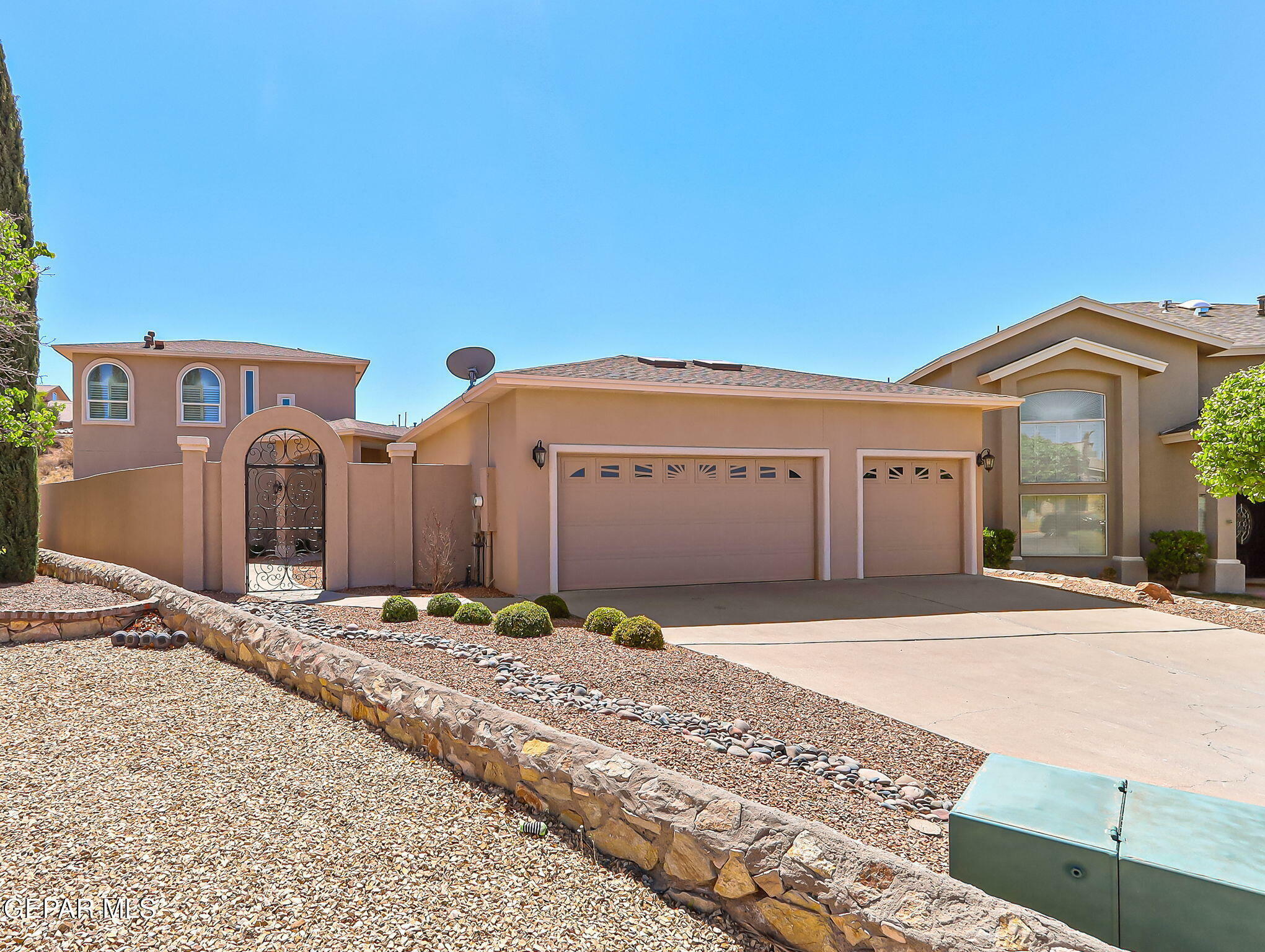 Property Photo: 924 Via Descanso Drive TX 79912