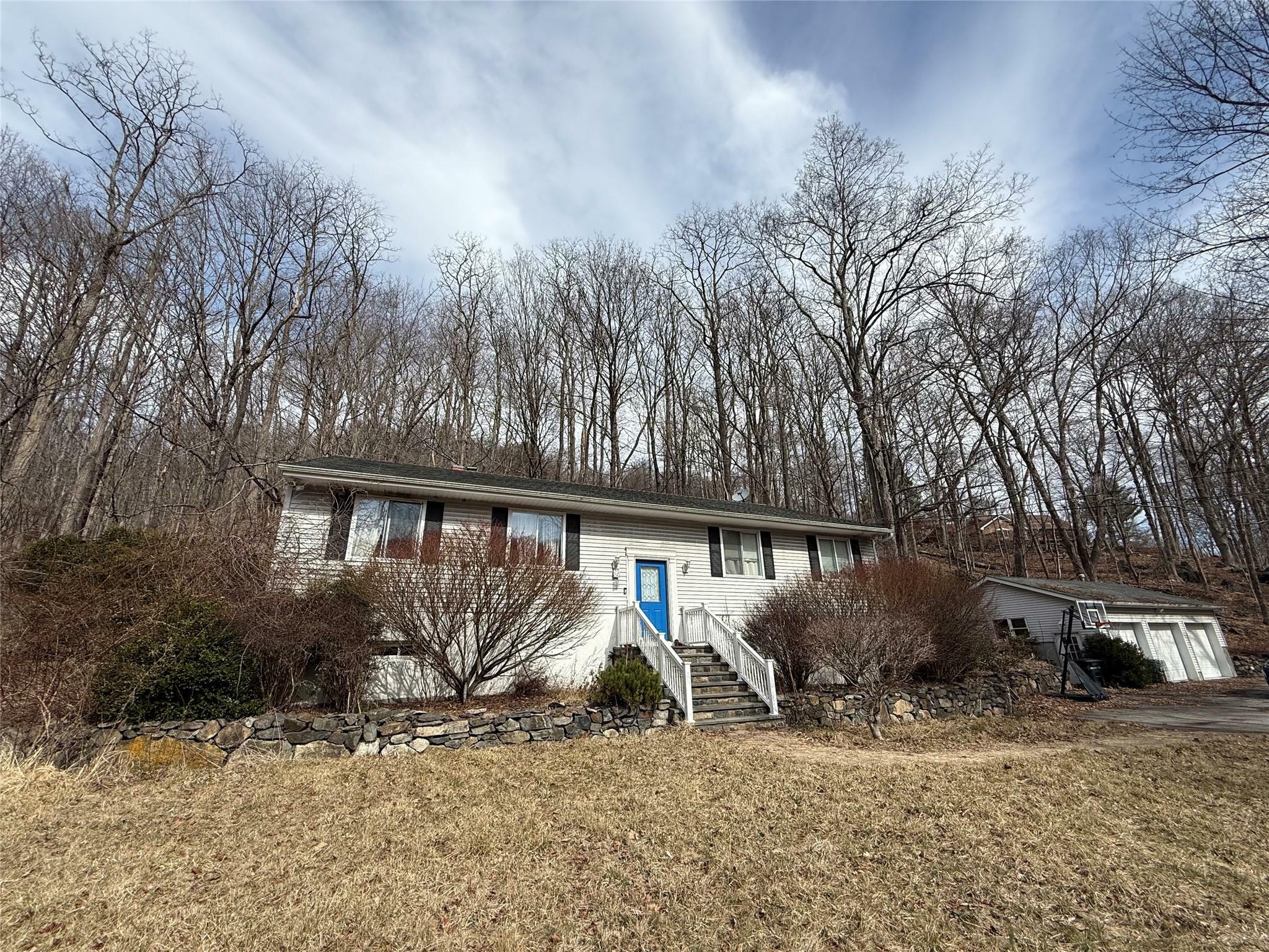 955 Peekskill Hollow Road  Putnam Valley NY 10579 photo