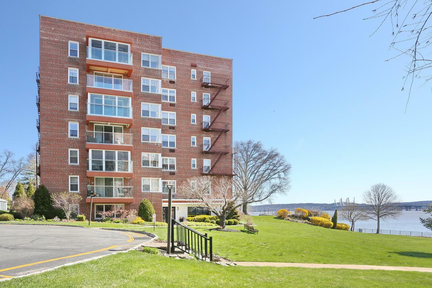 Property Photo: 3 Salisbury Point 4B NY 10960