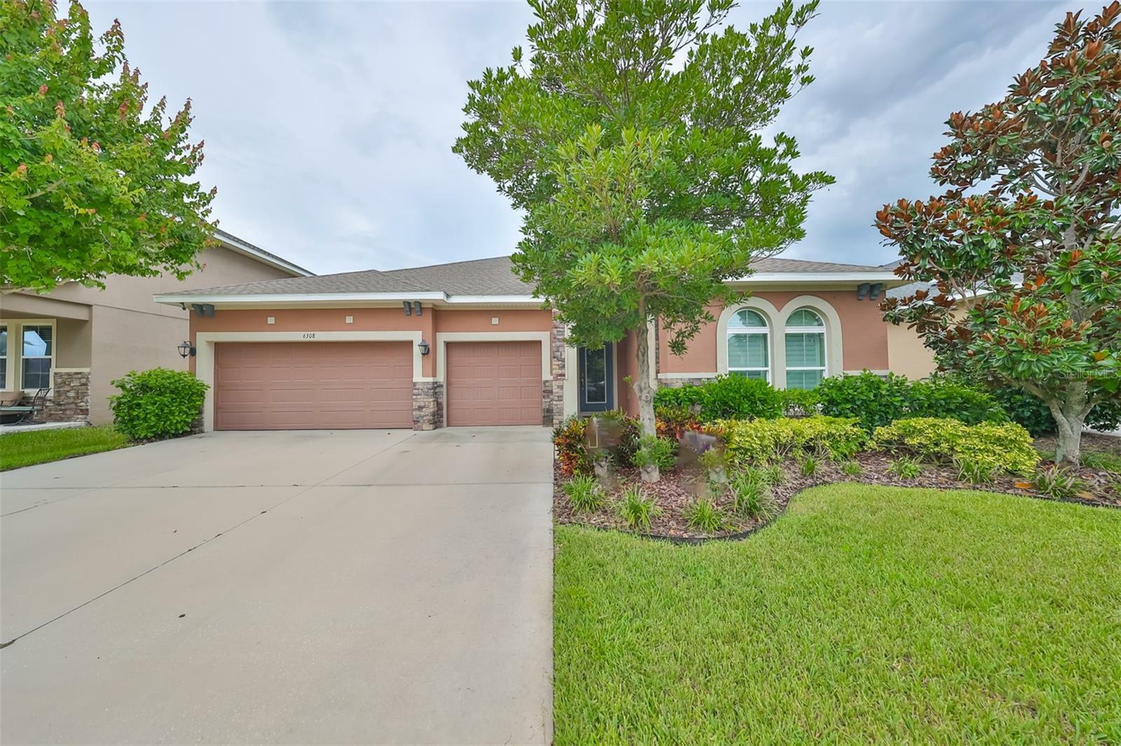 Property Photo: 6308 Waves End Place FL 33572