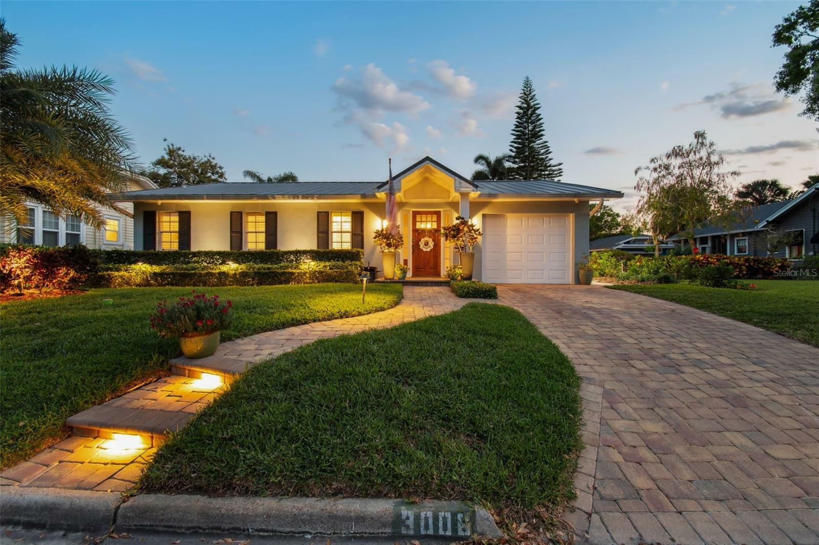 Property Photo: 3006 W Angeles Street FL 33629