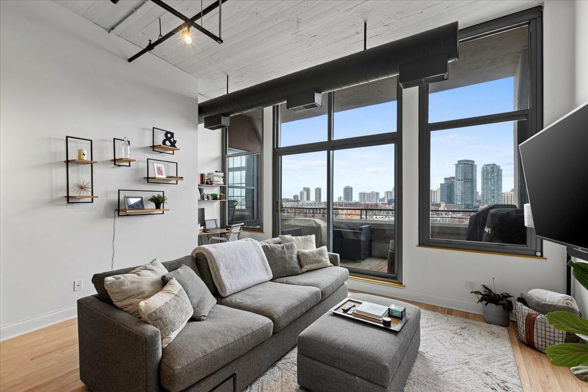 Property Photo: 900 N Kingsbury Street 878 IL 60610
