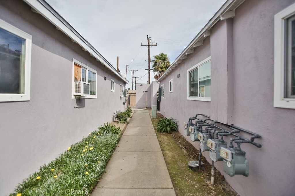 Property Photo: 1608 N Placentia Avenue CA 92831