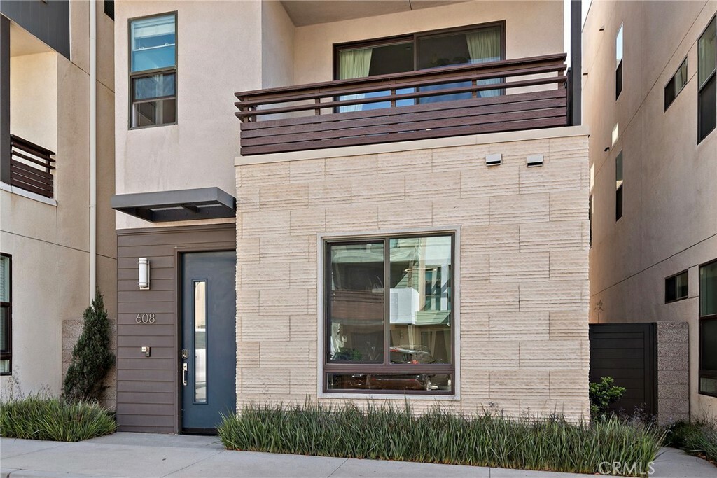 Property Photo: 608 Malibu CA 92627