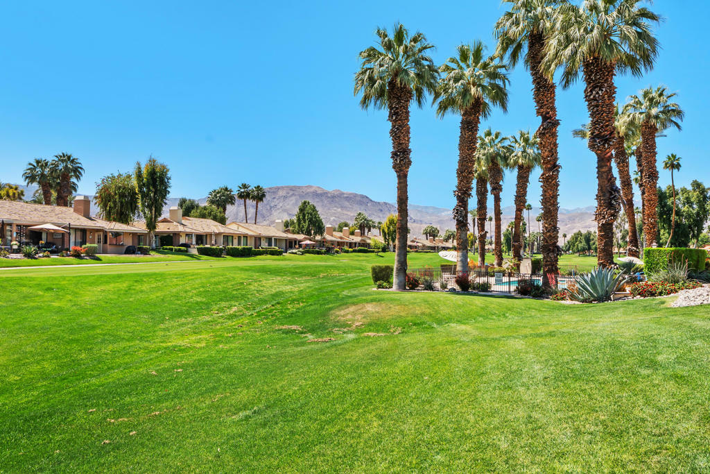Property Photo:  265 Calle Del Verano  CA 92260 