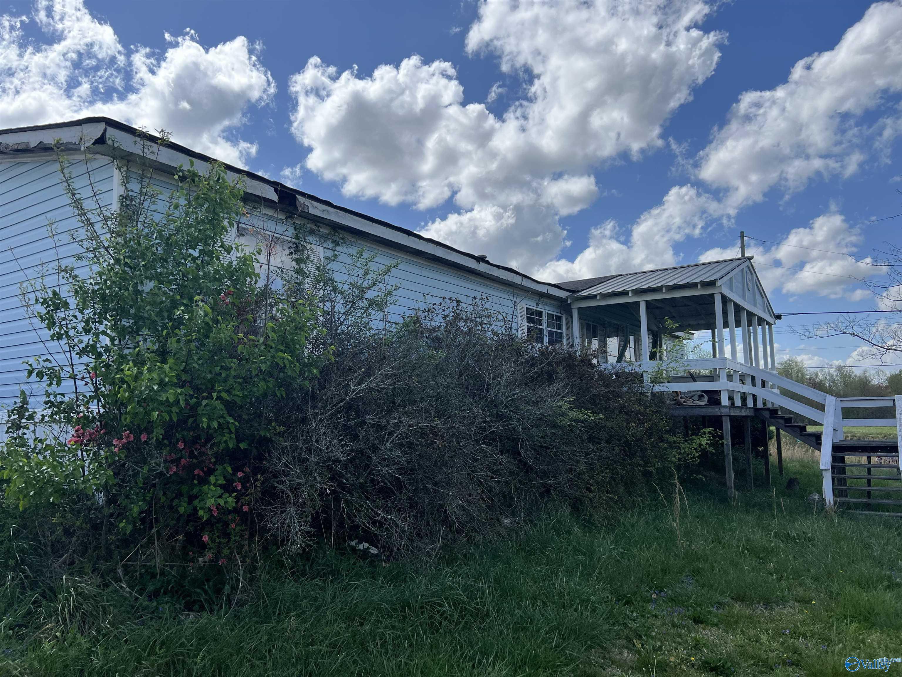 Property Photo: 14211 Highway 75 AL 35978