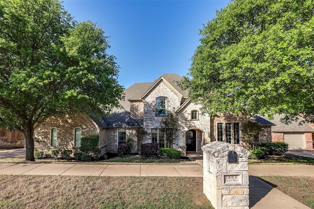 Property Photo: 1803 Pintail Parkway TX 76039