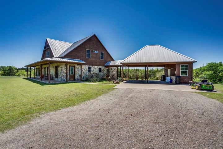 Property Photo: 1601 N Oak Branch Road TX 75167