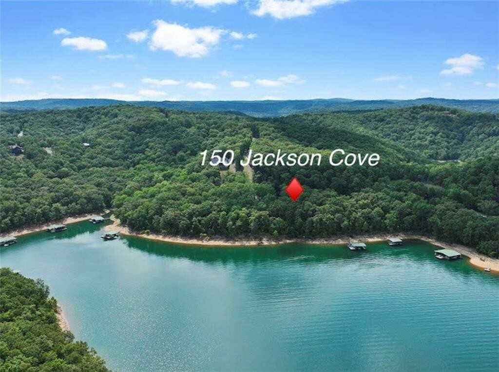 Property Photo: 150 Jackson Cove Crescent AR 72631