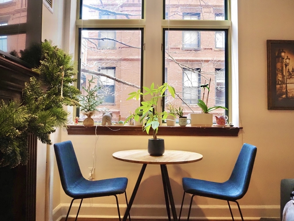 Property Photo: 2 Clarendon Street 204 MA 02116