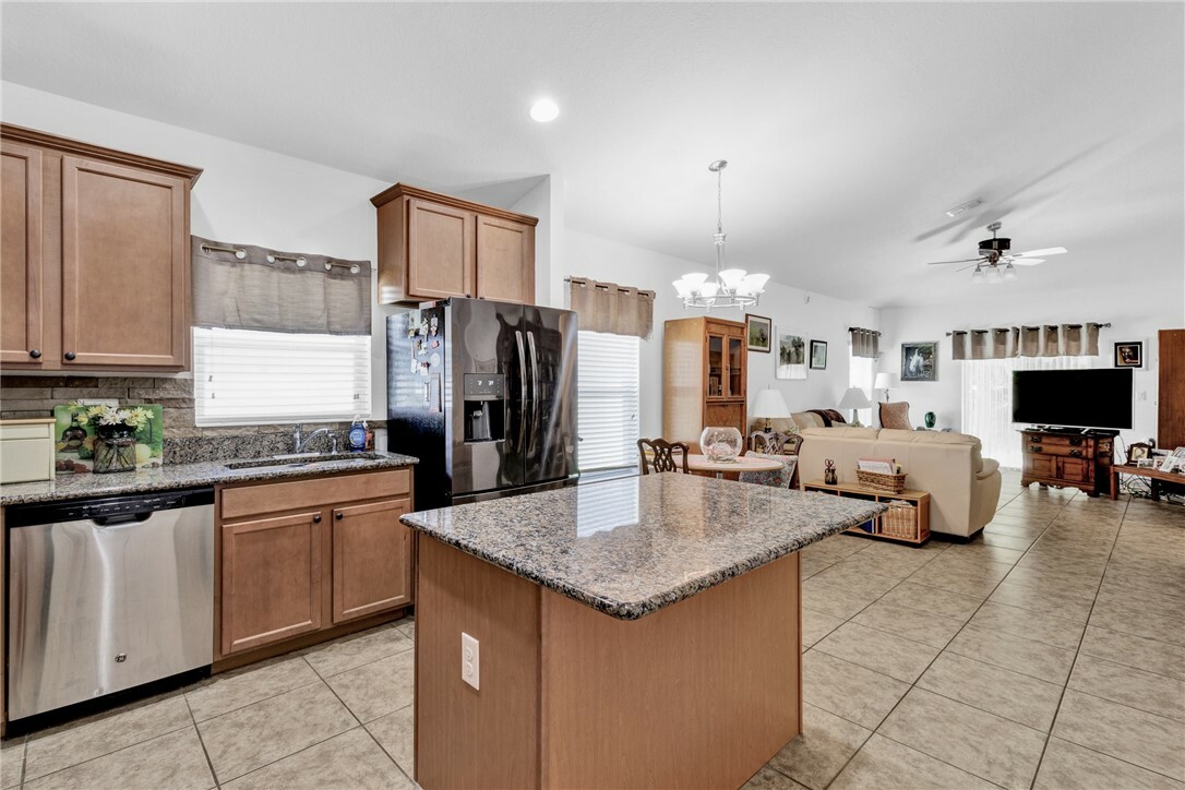Property Photo: 107 Carlisle Way FL 32958