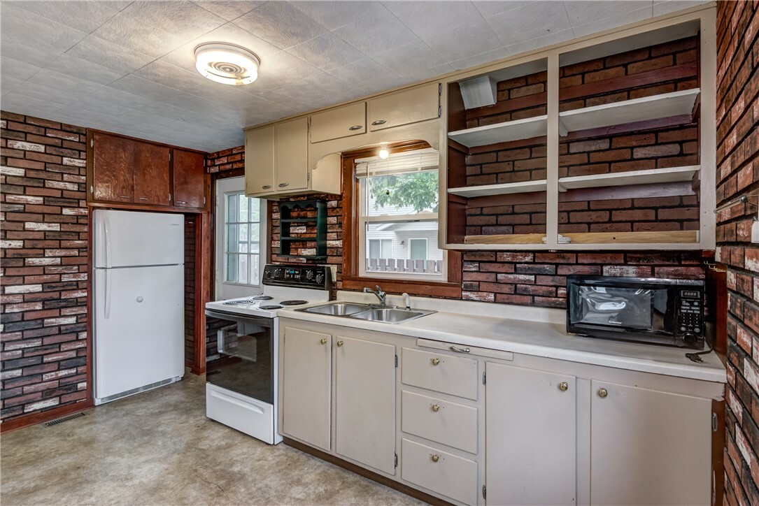 Property Photo: 1708 5th Street E WI 54751