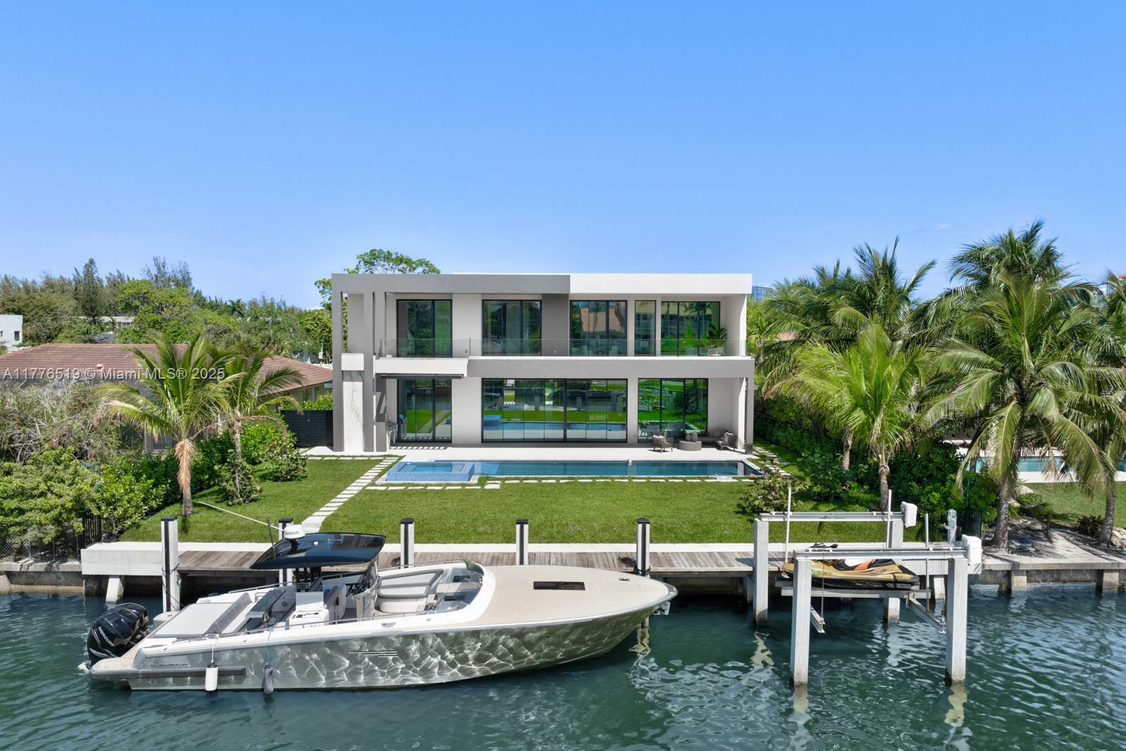 493 Holiday Dr  Hallandale Beach FL 33009 photo