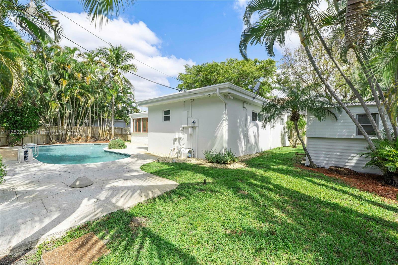 Property Photo: 5300 Adams St FL 33021
