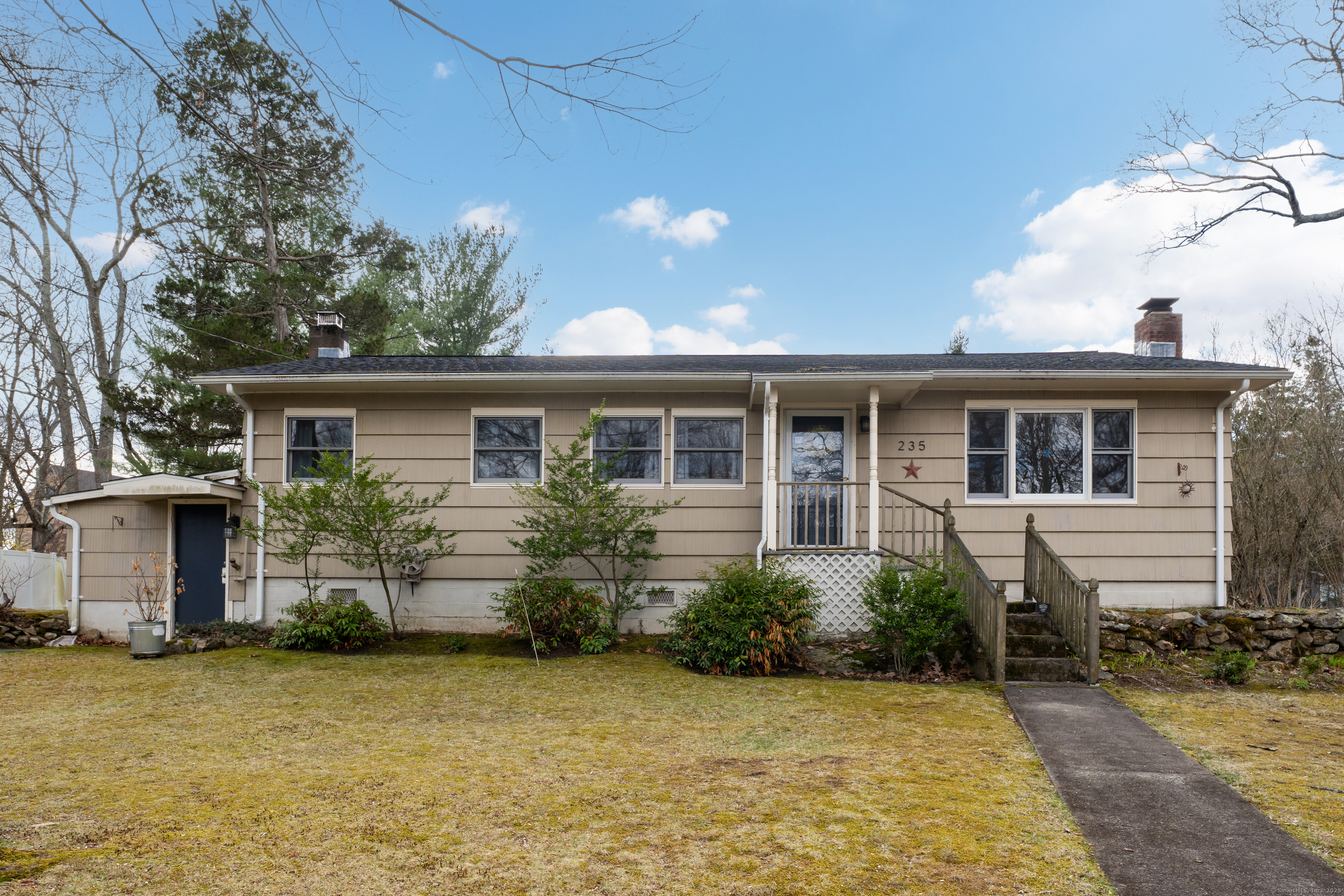 Property Photo: 235 Woodland Road CT 06437