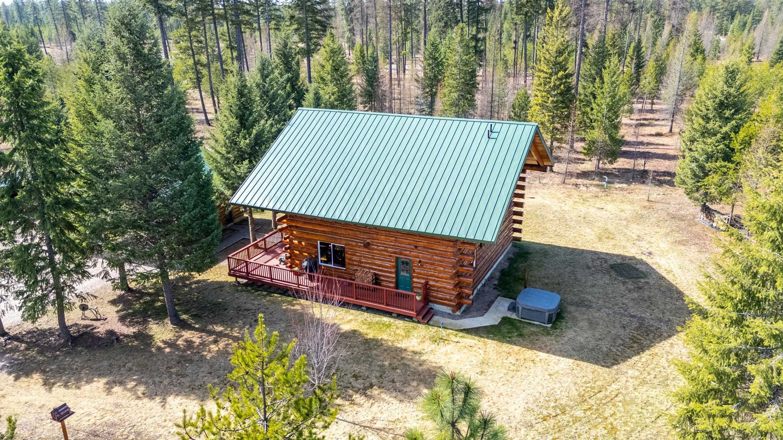 Property Photo: 39320 N Whispering Pines Ln WA 99006