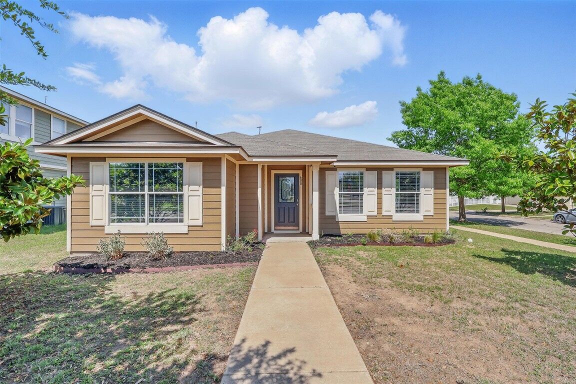 Property Photo: 600 Gabriel Mills Drive TX 78664