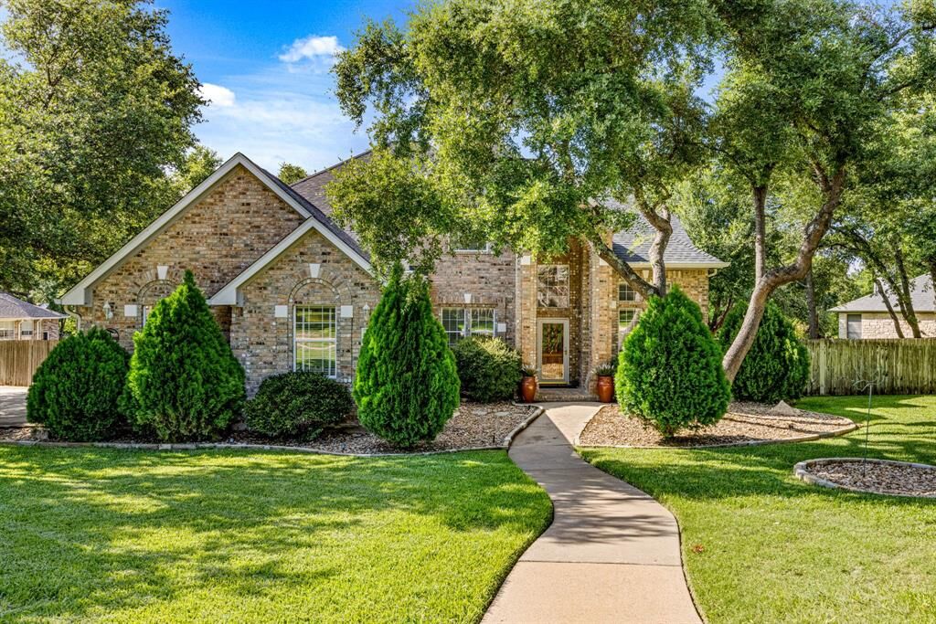 Property Photo: 2909 Cedar Crest Circle TX 78665