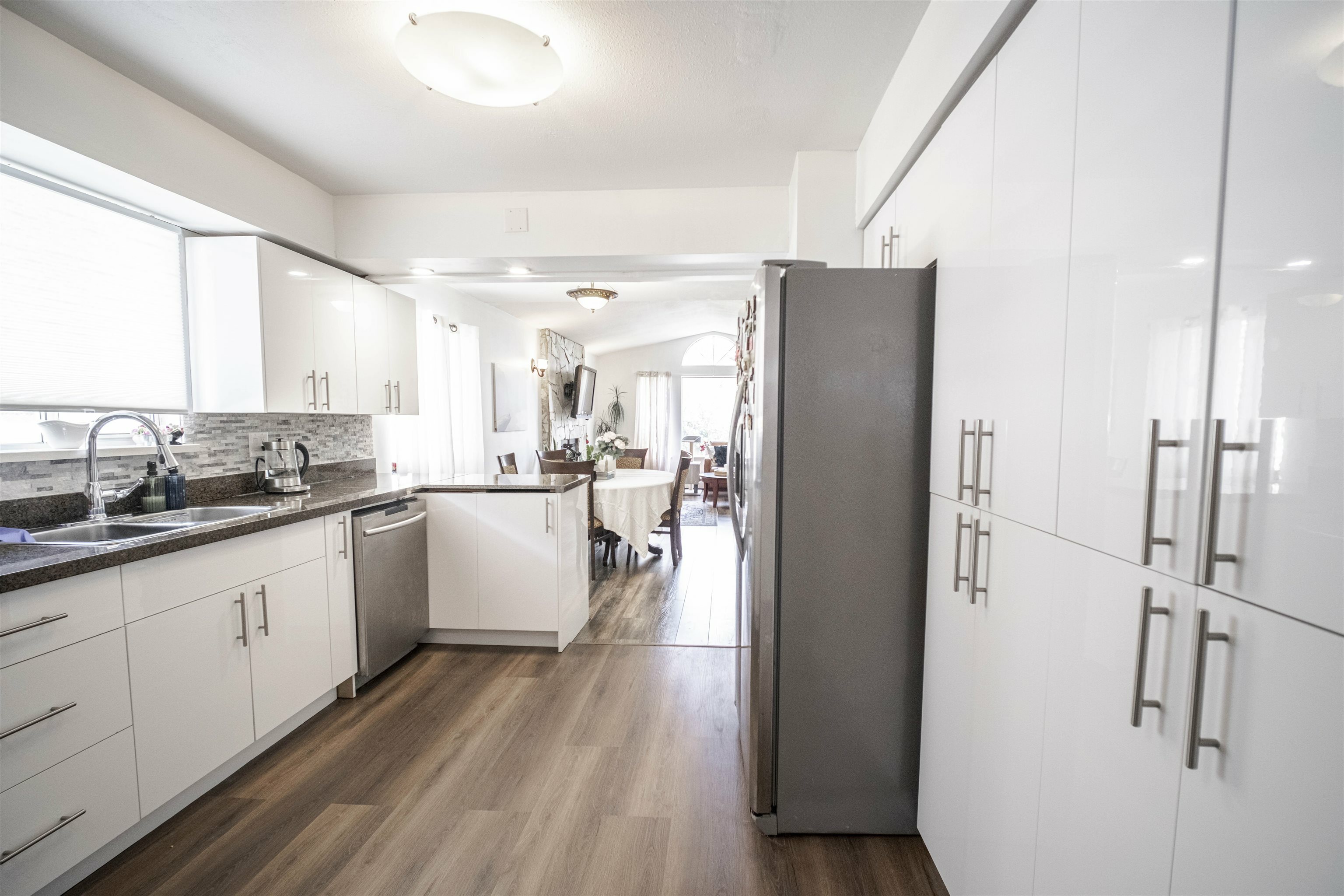 Property Photo: 1709 Tatlow Avenue BC V7P 3A1