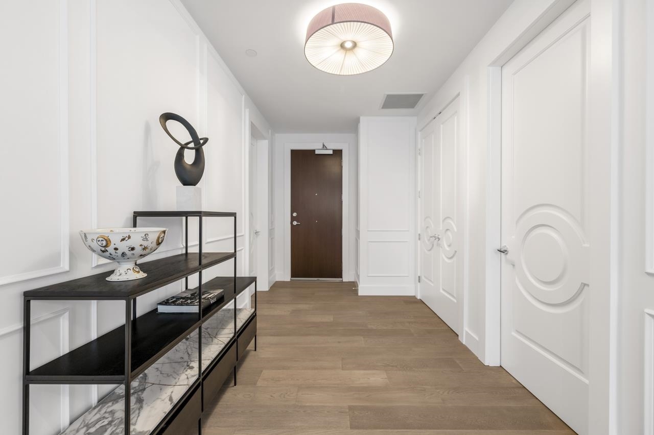 Property Photo: 1009 Laurier Avenue 204 BC V6H 1Y2