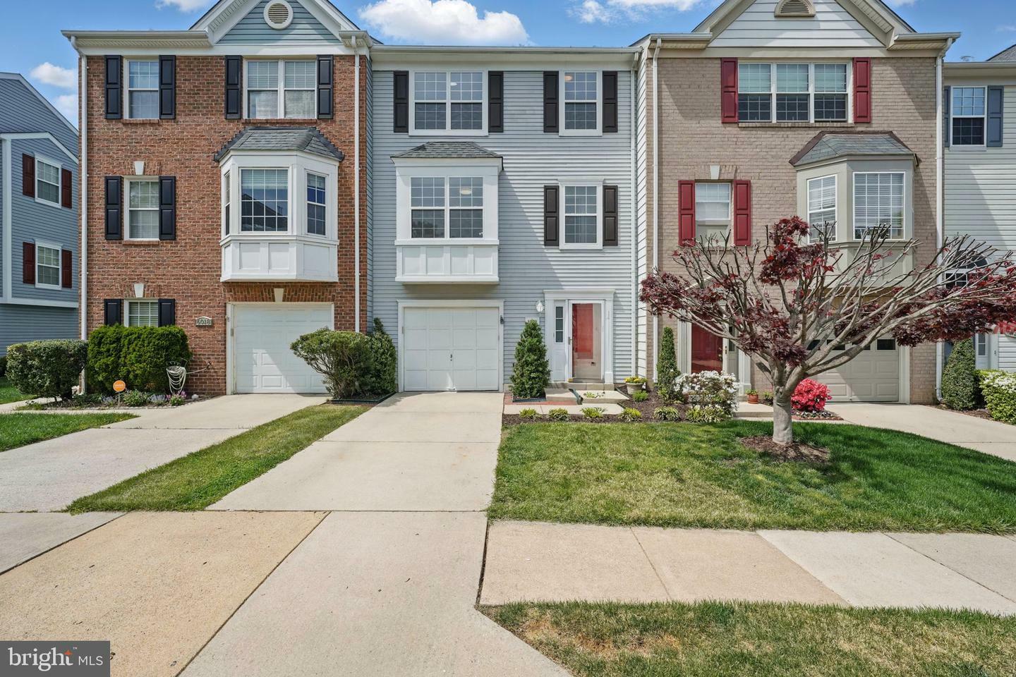 Property Photo: 6016 Lands End Lane VA 22315