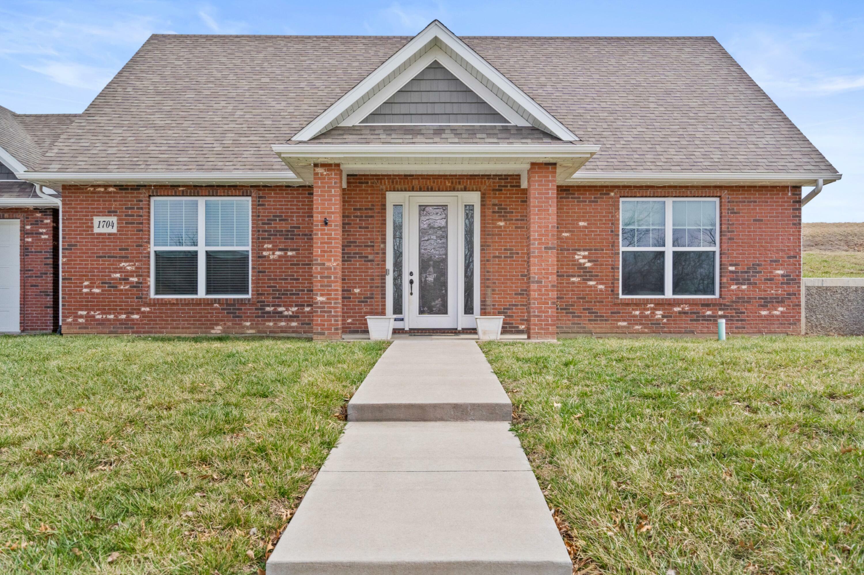 Property Photo: 1704 Legends West Ave MO 65233