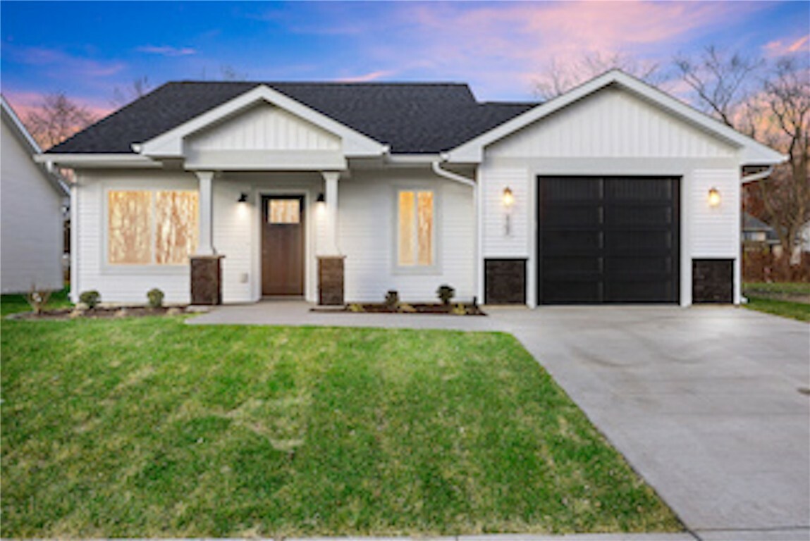 Property Photo: 2102 Whispering Meadow Drive IA 52240