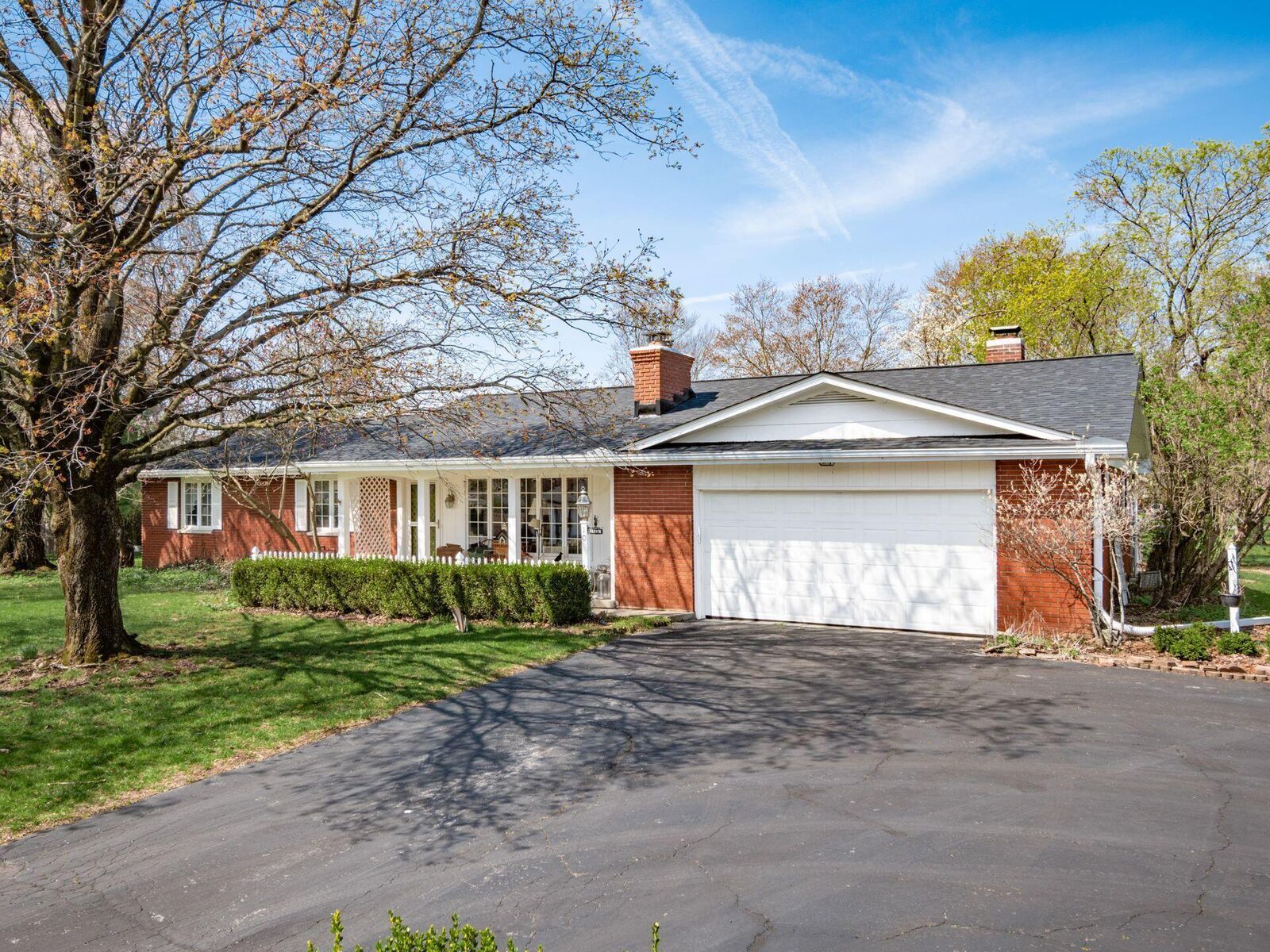 Property Photo:  10 Orchard Lane  OH 43015 