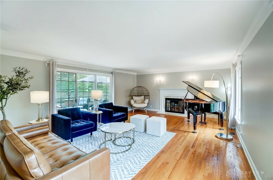 Property Photo: 910 Runnymede Road OH 45419