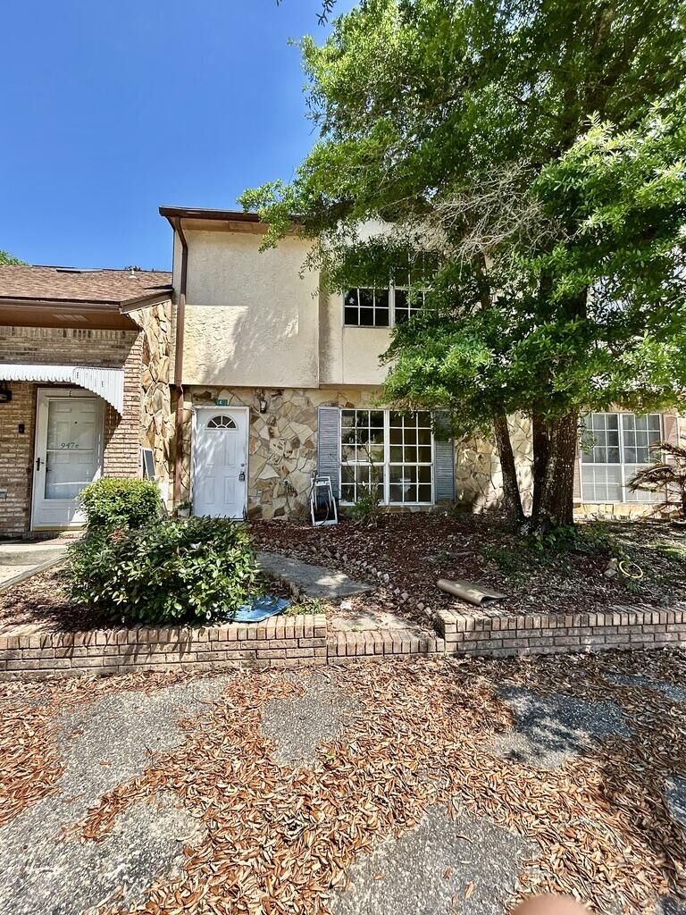 Property Photo:  947 Ashley Lane Unit D  FL 32547 