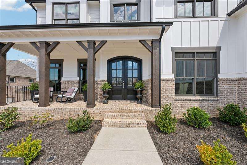 Property Photo: 13415 Bishops Court GA 30075