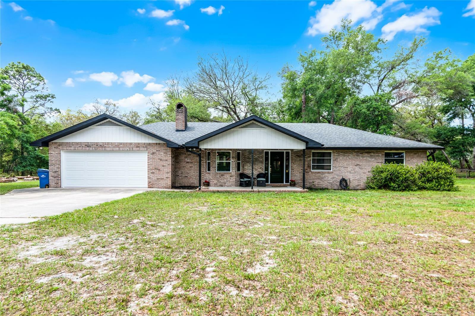 Property Photo: 1095 Grand Avenue FL 32763