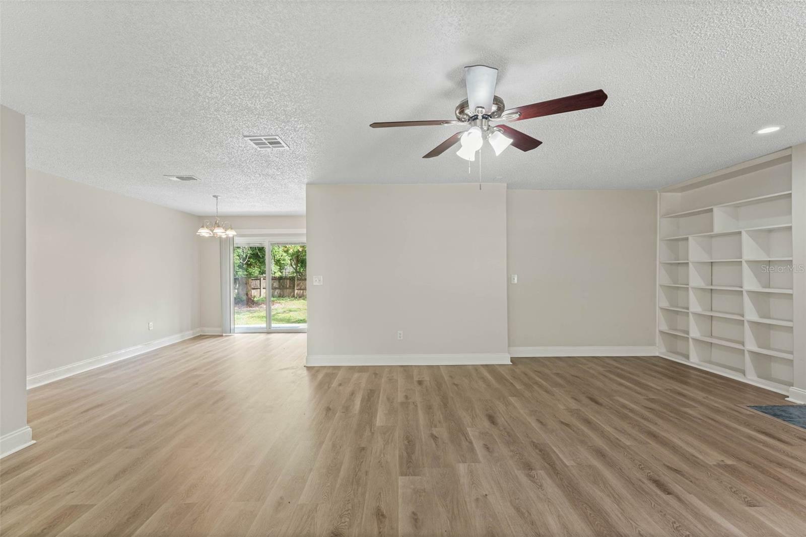 Property Photo: 178 E Alma Avenue FL 32746