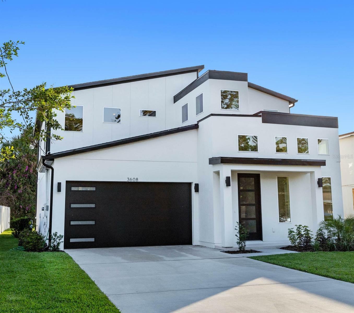 Property Photo: 3608 Dubsdread Circle FL 32804